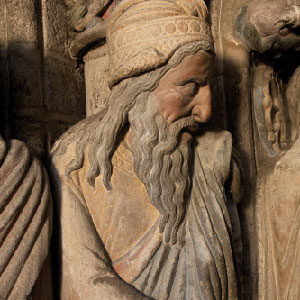 Detalle da estatua - columna do profeta Isaías antes da restauración do Pórtico da Gloria