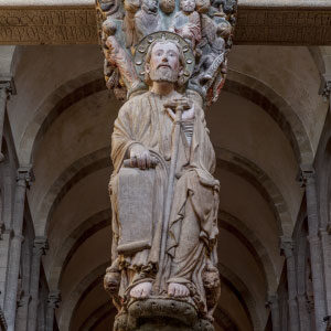 Seated image of Saint James the Greater in the mullion of the Portico of Glory